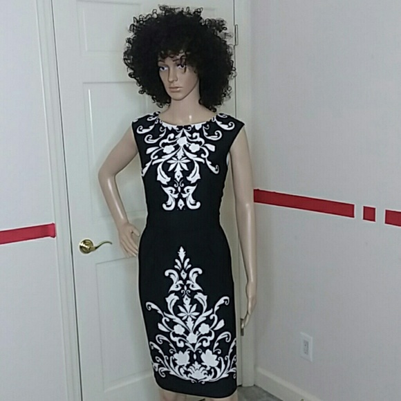 Sandra Darren Dresses & Skirts - Dress Sandra Darren Dresses & Skirts - Dress